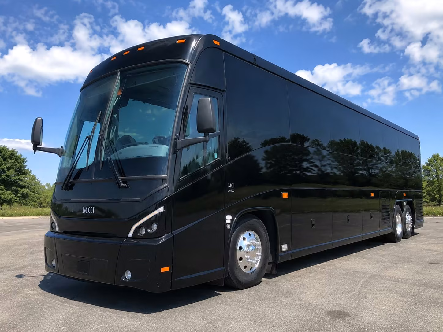 construction crew shuttles and worksite transportation available throughout chandler